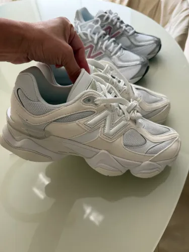 Tênis New Balance 9060