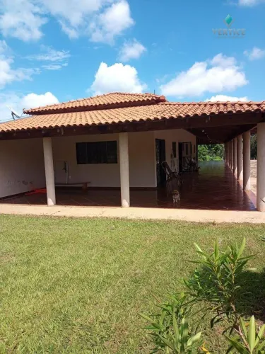 Rancho Sobradinho com 3 dormitórios sendo uma suíte