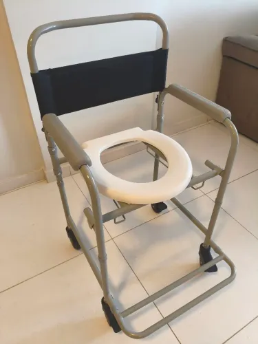 Cadeira Higiênica Novinha