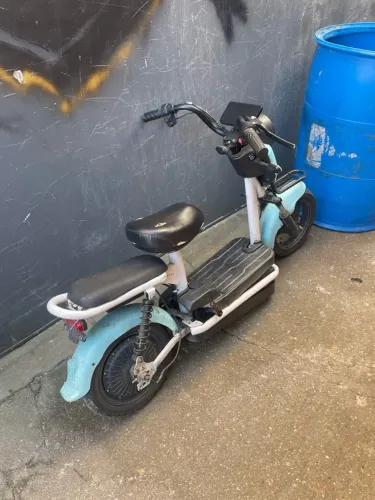 Scooter elétrica 500Wats de potencial