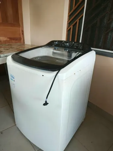 Vende-se Máquina de lavar Electrolux de 15kg em perfeito estado e funcionamento R$:850