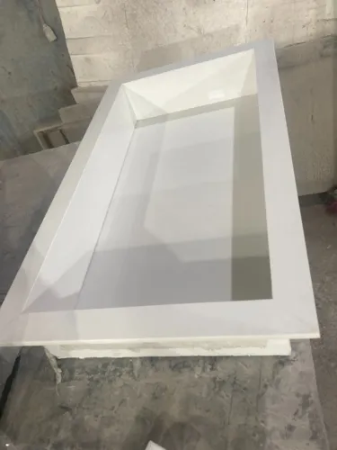 Nicho em porcelanato branco polido 30x60
