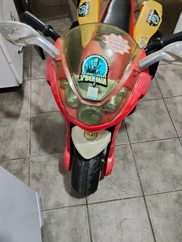 Moto elétrica infantil com 3 marchas e dois motores