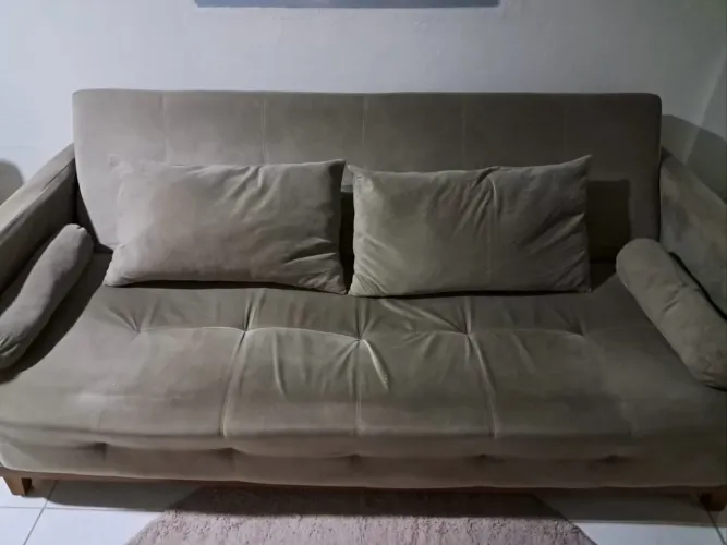     Sofá/Cama Bege Moderno em Ótimo Estado