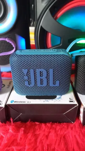 Vendo Caixinha go4 pro JBL aprova de respingos d, água e poeira !!!