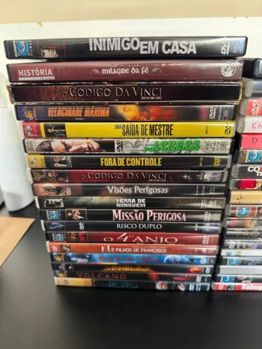 LOTE COM 52 DVDs ORIGINAIS DE FILMES - CLÁSSICOS, AÇÃO, SUSPENSE E DRAMA
