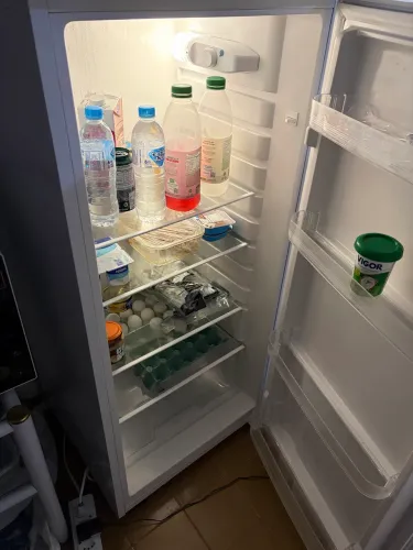 GELADEIRA PRATICAMENTE NOVA BARATA