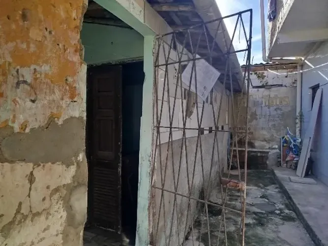 VENDO CASA NO BAIRRO CATOLE