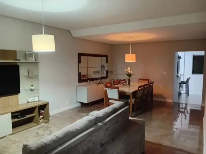 Casa Sobrado - Jardim Altos de Santana I - Jacareí - 4 Dormitórios - 250m².