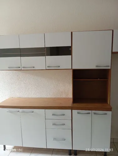 Armário de cozinha todo bom