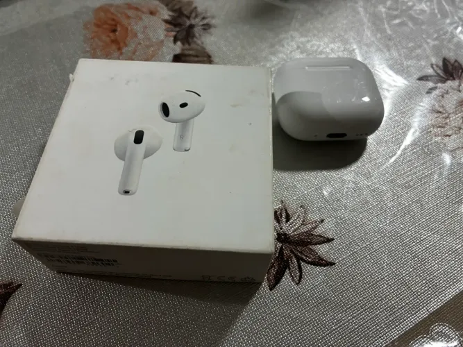 Airpods 4