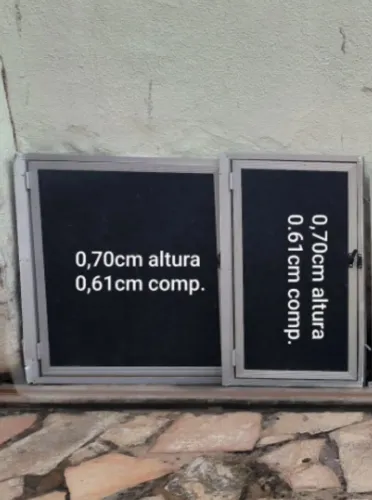 Vendo portas de pia e janelas de alumínio