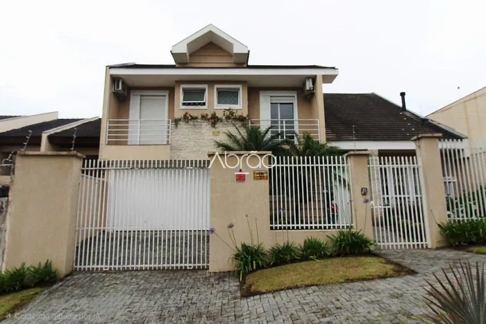 Sobrado Semimobiliado com 4 quartos para Alugar no Jardim Social 316 m², Piscina e Alto P