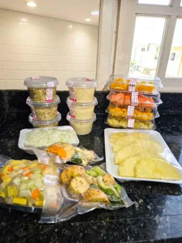 Frutas, verduras selecionados higienizadas e porcionados, prontos para consumo