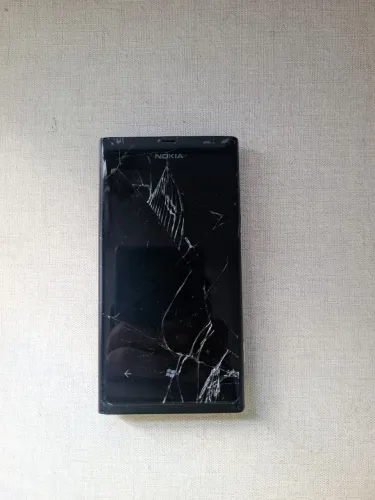 Celular Nokia Lumia 800 (PARA RETIRADA DE PEÇAS/TENTATIVA DE CONSERTO/COLECIONADOR)