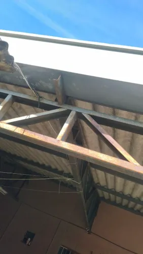 ESTRUTURA METÁLICA 12 x 10,70 m ? 128,4 m² ? ÓTIMA OPORTUNIDADE