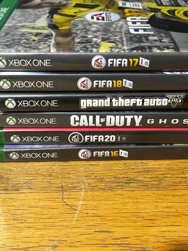 Xbox One 500gb - Acompanha 6 jogos