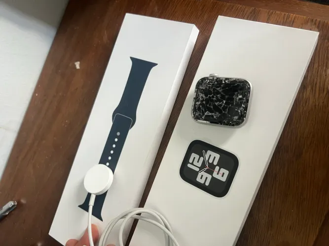 VENDO APPLE WATCH- LEIA