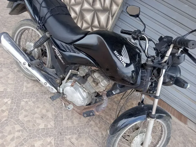Vendo cg 125 pedal conservada chama