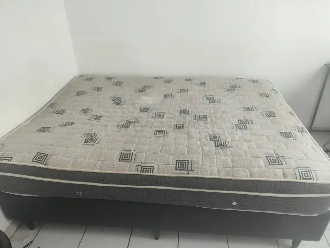 Cama de casal base + colchão 