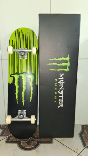 Vendo Skate personalizado da monster