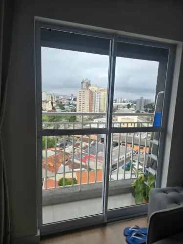 Vendo porta de correr em excelente estado ja retirada.