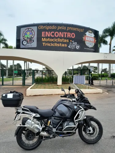 BMW GS 1250 Adventure Triple Black - 5.000km rodados - 2024