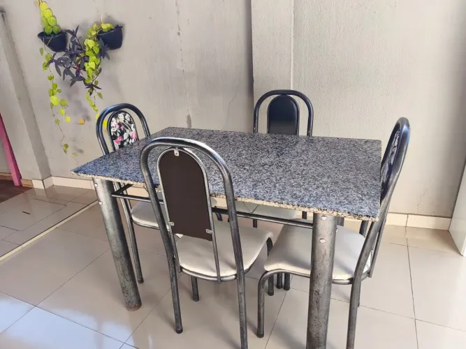 Mesa 4 cadeiras em homenagem estado entrego sem taxa