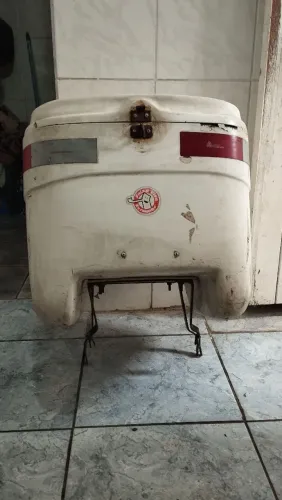 Baú pra moto só 100,00