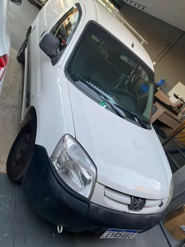 Peugeot Partner Van 1.6 Flex 16V 5P 2011