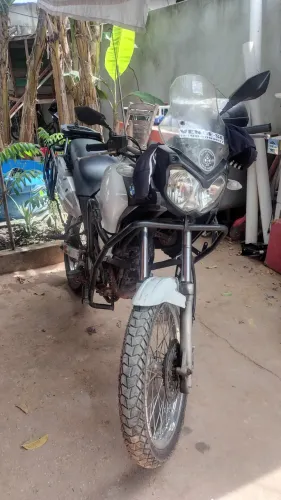 Vende -se moto com pequena dívida