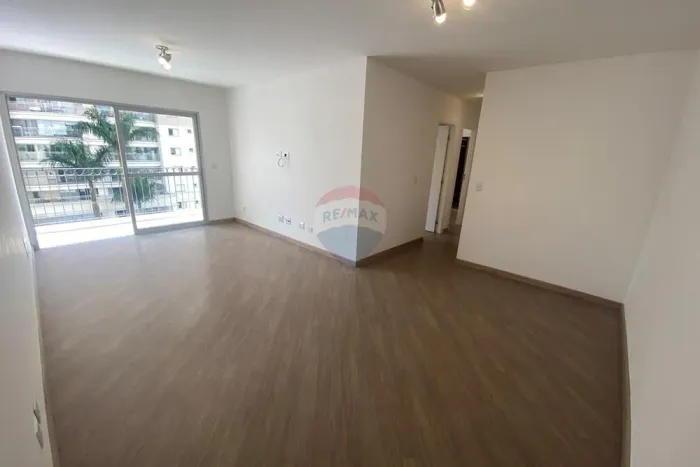 Locação Apartamento - 3 Quartos, varanda, 3 Banheiros, 1 Suíte c/ closet, 2 vagas, 95 m² P