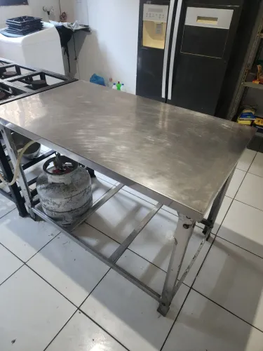 Mesa de inox 150 centimetros profissional