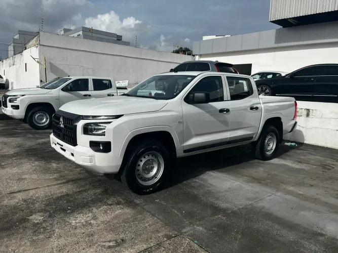 Mitsubishi TRITON GLS 2.4 CD 4X4 TB Diesel Aut. 2027