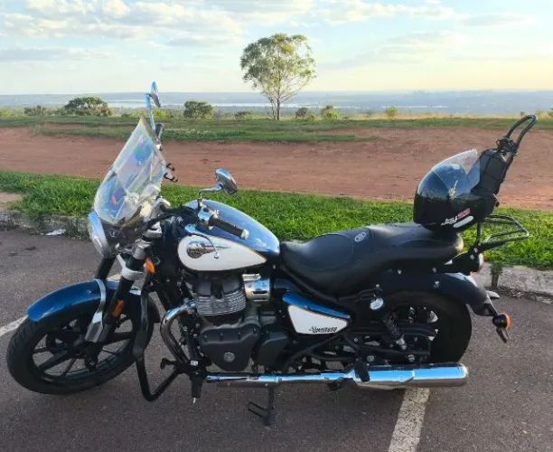 Royal Enfield Super Meteor 650 Celestial Blue 2025 - Impecável