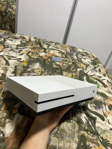 Xbox One S - 1 Tb armazenamento 