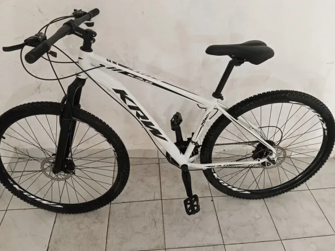 Bicicleta Aro 29 Krw Alumínio, Câmbios Shimano, 24 Velocidades e Freio a Disco.