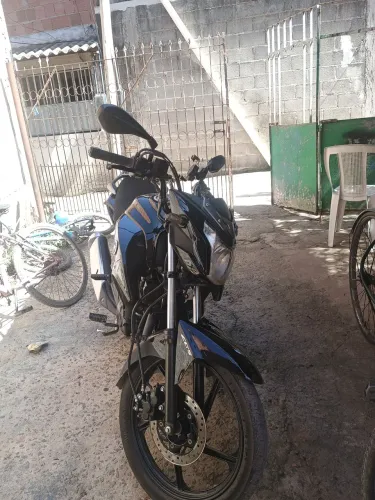 Vendo moto muito boa 