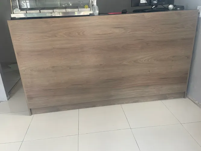 Balcão de MDF com 1 mês de uso, produto feito sobre medida 