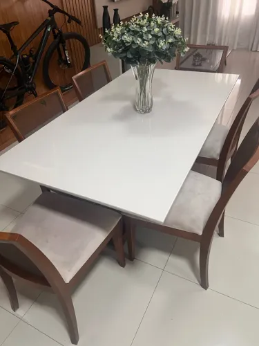 Mesa de seis cadeiras