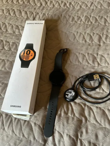 ? Samsung Galaxy Watch4 44mm - Preto + Caixa e Carregador