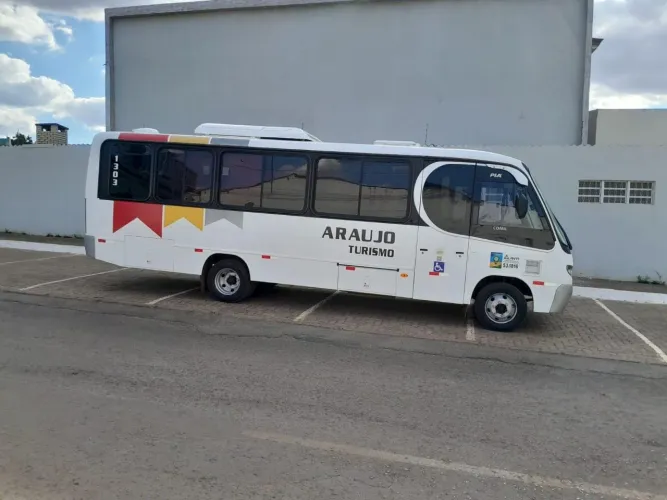 Micro ônibus rodoviário com banheiro