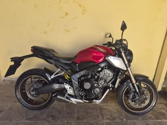 CB 650R - 2021