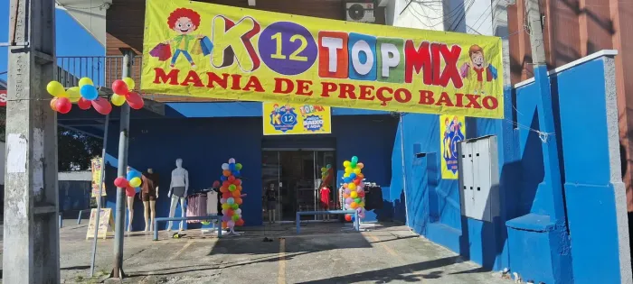 Loja de variedades com estoque de reposição e estruturas para ampliação