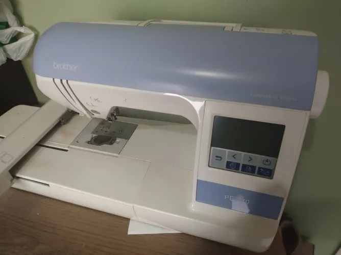 Vendas máquina de bordar brother Pe 770