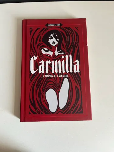 Livro Carmilla a vampira de Karnstein
