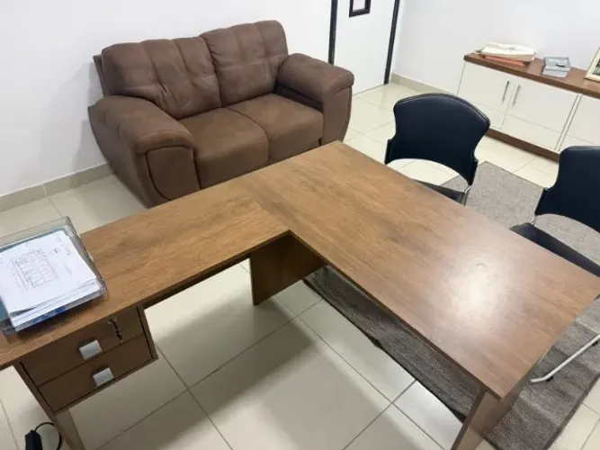 Mesa de escritório 1,20cm por 1,50cm