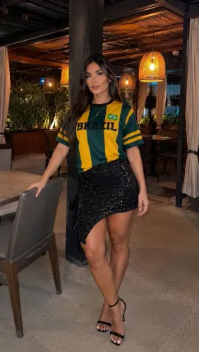 Saia Paetê Preta Forrada