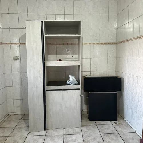 vendo armário de cozinha. portas estão desmontada .