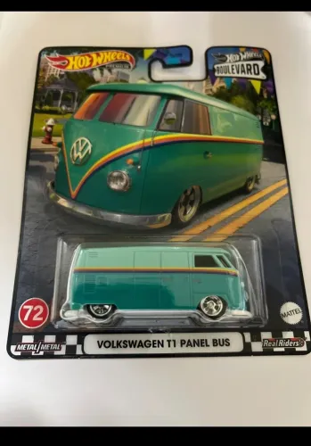 Hot Wheels Premium Boulevard #72 - Volkswagen T1 Panel Bus